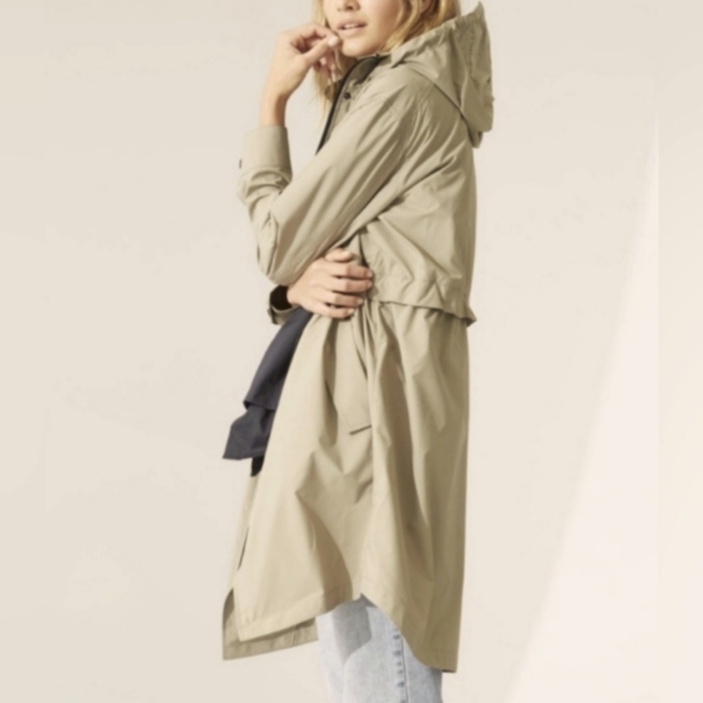 Everlane Lightweight Anorak Jacket